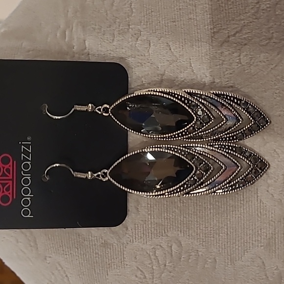 Paparazzi smoke rhinestones fishhook earrings - Picture 1 of 4